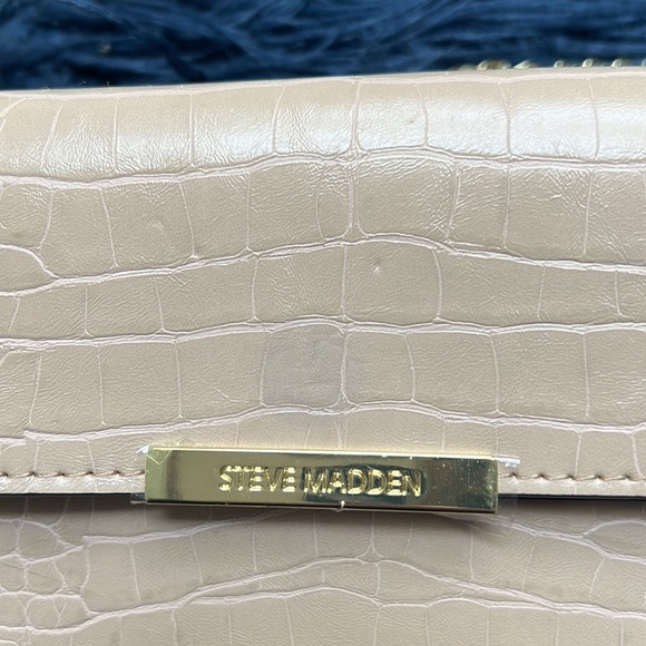 NWOT Steve Madden Nude Cutch Crossbody Bag with Chain link - Picture 5 of 6